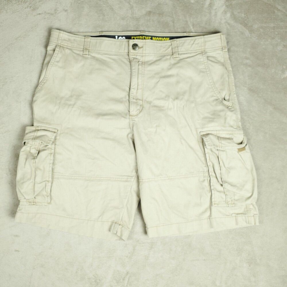 Lee Extreme Motion Cargo Shorts Mens 40 Beige Stretch Canvas Summer Casual
